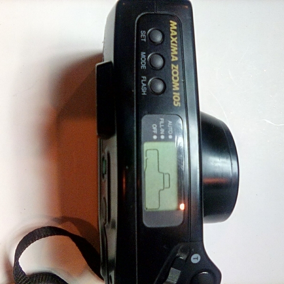 Samsung 35 MM Camera - Picture 3 of 5